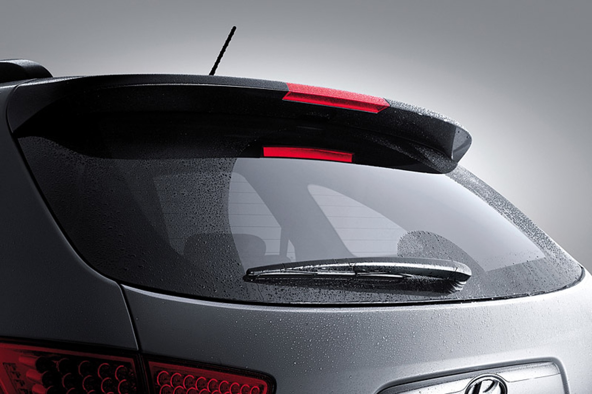 Paryż 2008: hybrydowy Hyundai Santa Fe i duży SUV iX55