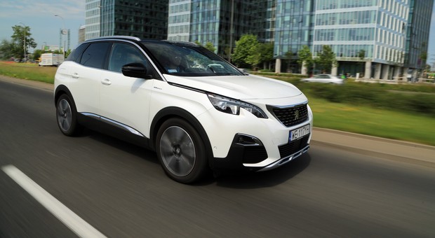 Peugeot 3008 HYbrid4 - nie tylko do oszczędzania