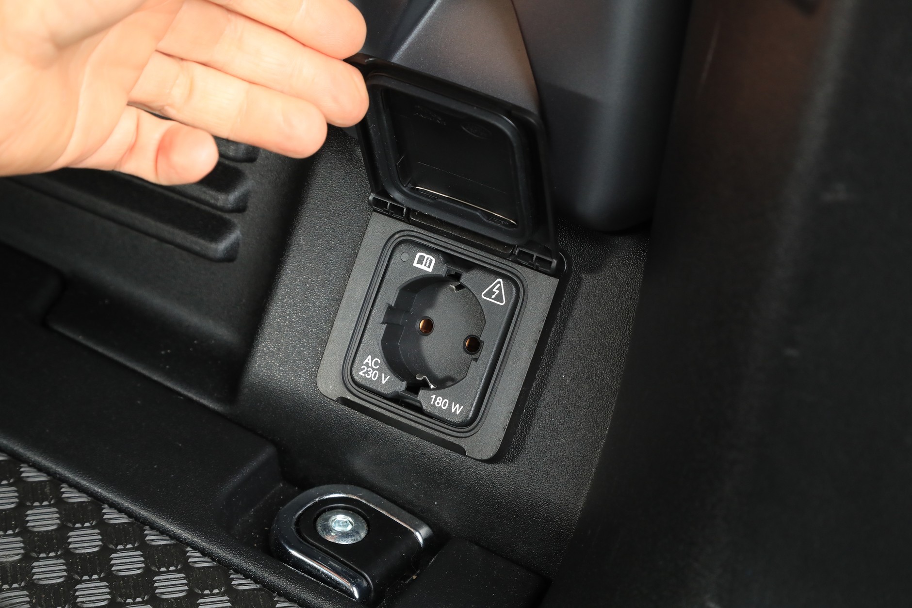 Land Rover Defender 110 2.0D AT