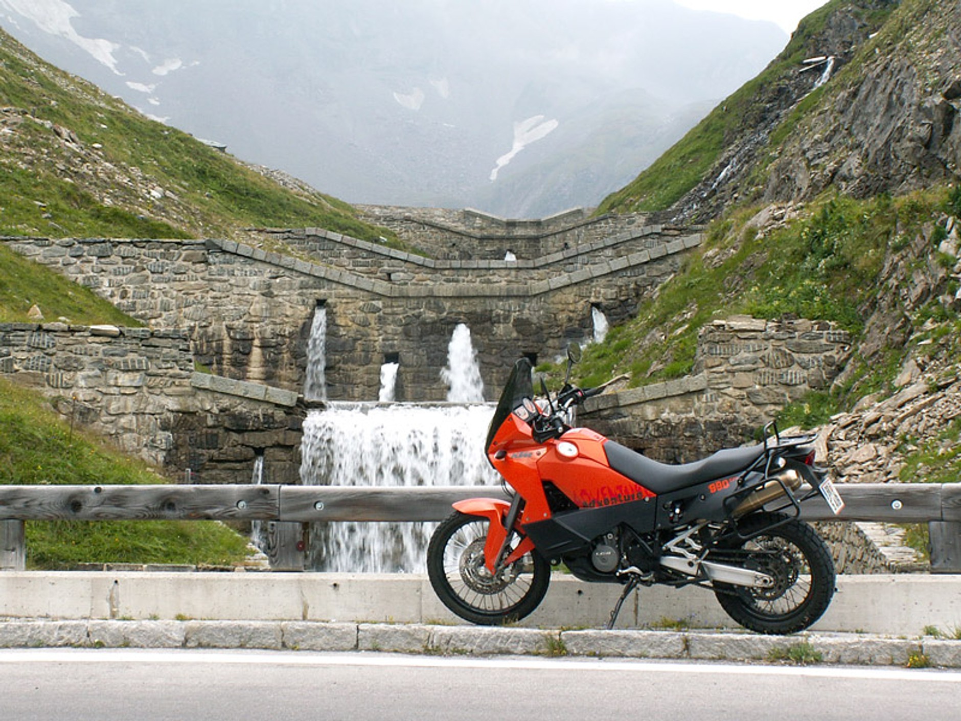 KTM 990 Adventure ABS: SUV na dwóch kołach