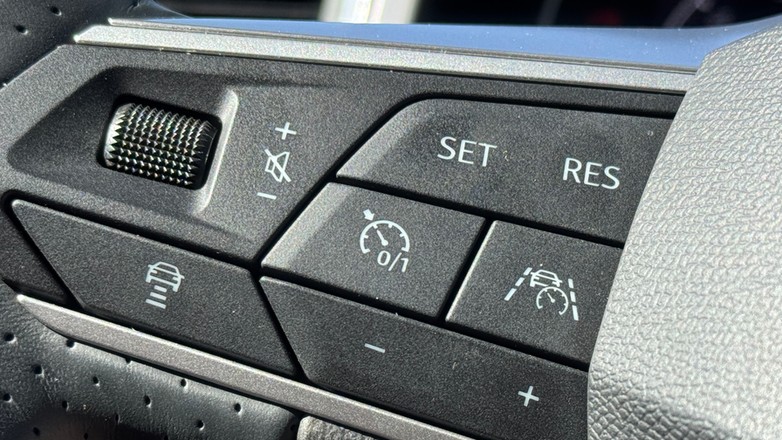 Ogranicznik prędkości — przycisk