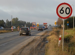 Kierowcy w Polsce nie mają pojęcia, jak szybko mogą jechać. Czy archaiczny przepis zostanie zmieniony?