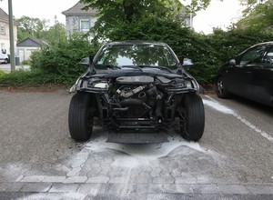 Zostawił BMW na noc na parkingu. Rano nie mógł uwierzyć w to, co zobaczył