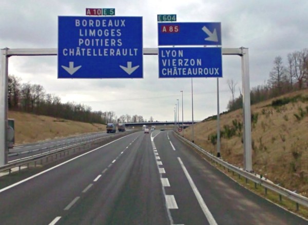 Kierowca na francuskiej autostradzie szukał pomocy w Polsce