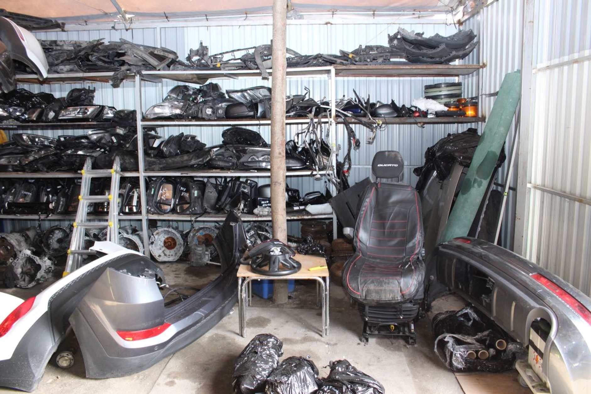 Gniewkowo, nowe zagłębie  samochodowych dziupli