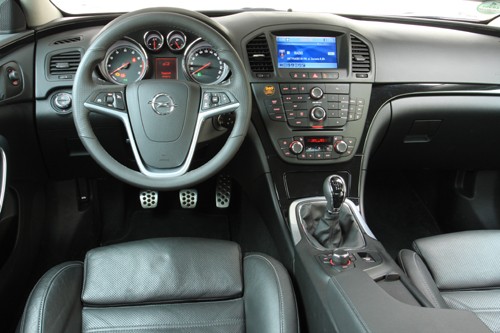 Opel Insignia 2.0 Turbo Sport - Zachwyca napędem