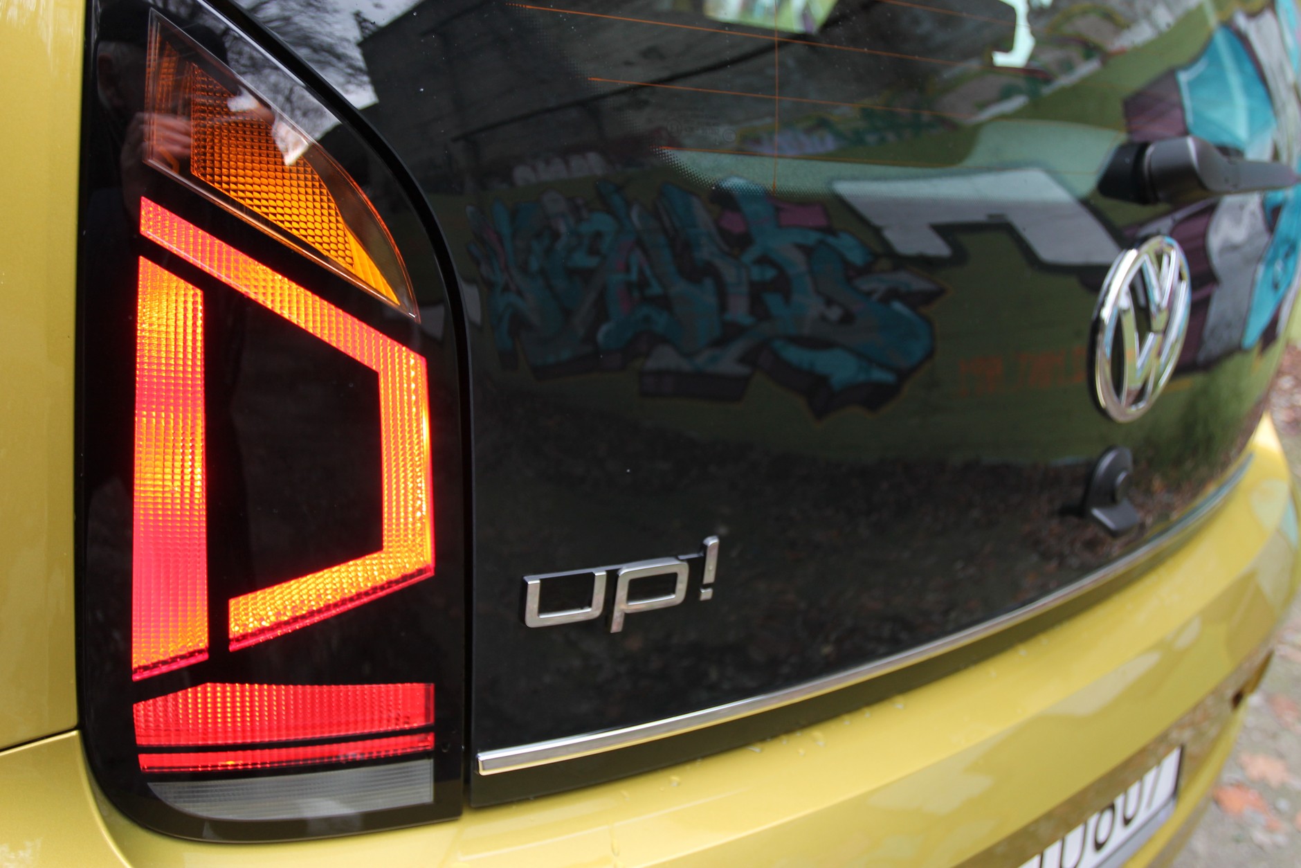 Volkswagen high up!1.0 MPI 75 KM wersja 5-drzwiowa