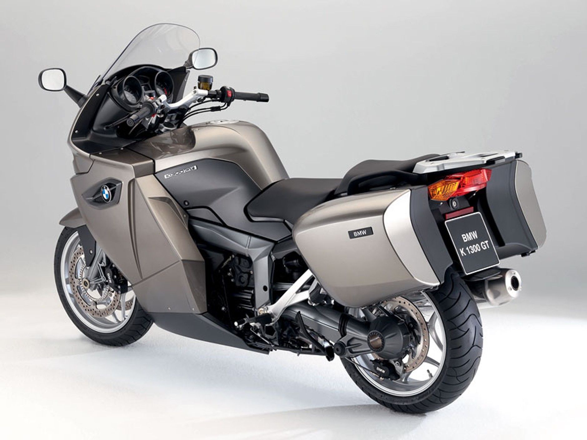 BMW Motorrad 2009: K 1300 S, K 1300 R, K 1300 GT (3x wideo HD!)