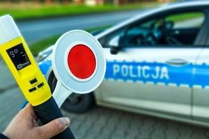  Małżeństwo śledziło 67-letniego kierowcę forda. Musiała interweniować policja - Auto Świat