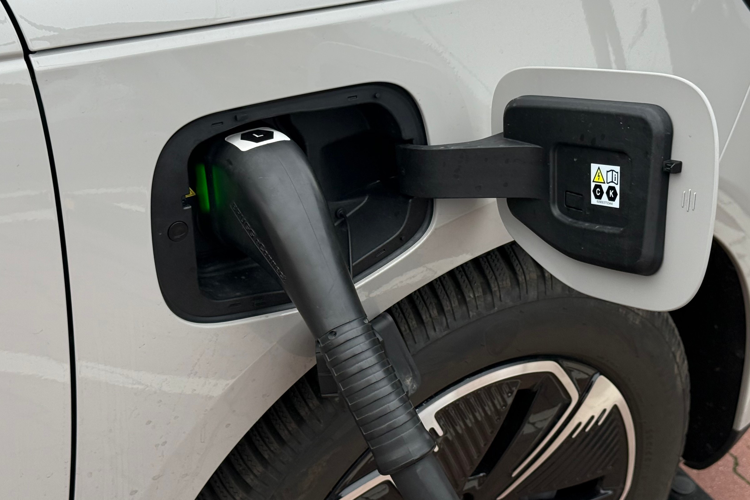 Gdzie się podziewa ten prąd? Straty energii podczas ładowania są takie, iż się zdziwisz