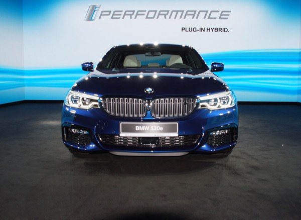Poznań Motor Show 2017: BMW serii 5 iPerformance i designerskie atrakcje