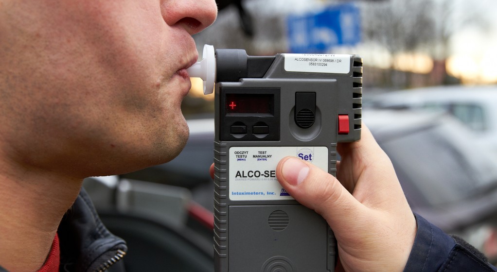 Podczas badania kierowcy alkomatem, w urządzeniu zabrakło skali (zdj. ilustracyjne)