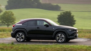 Mazda MX-30 R-EV: tak dziwną hybrydą jeszcze nie jeździłem
