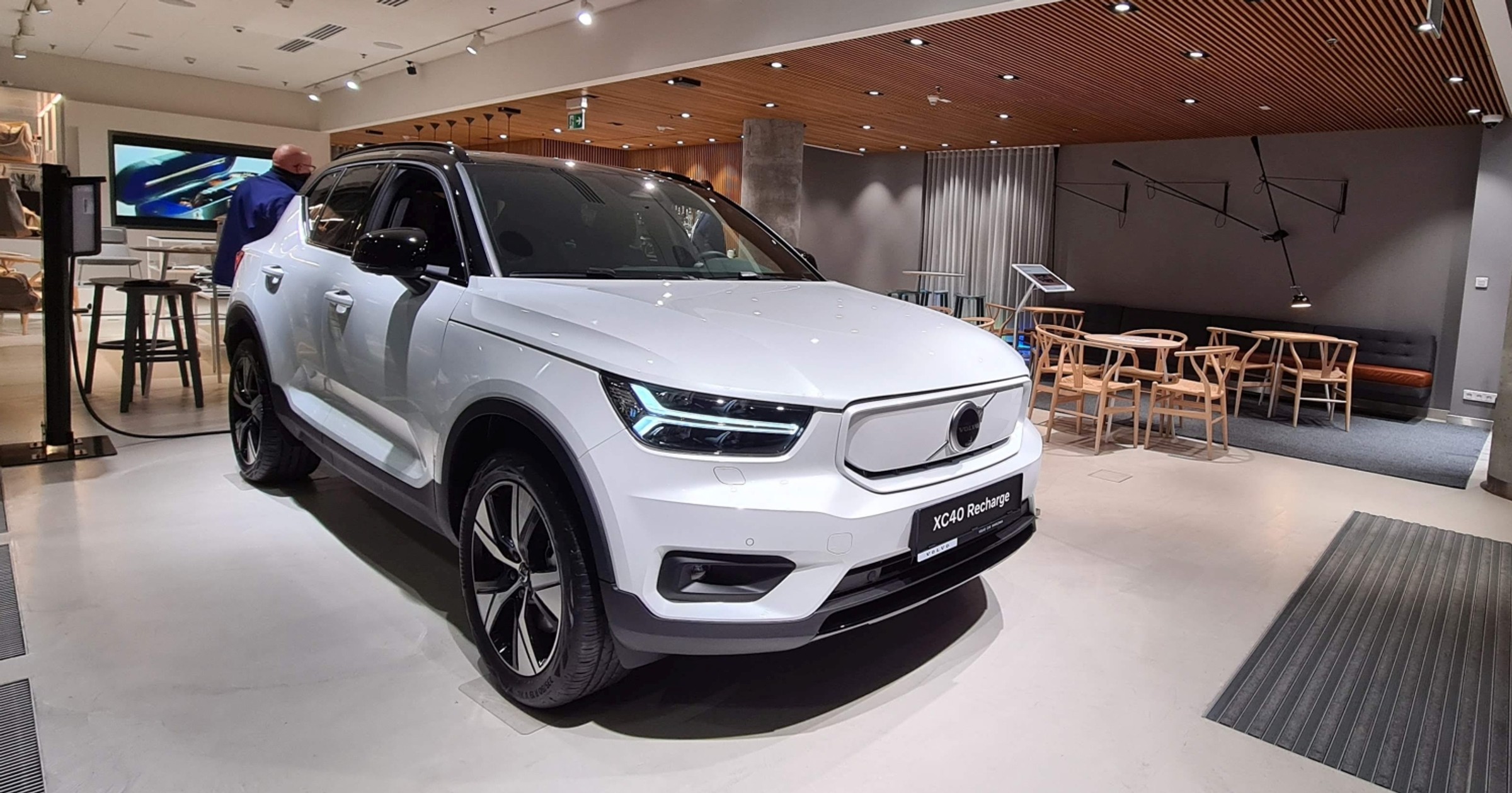 Google Android Automotive w Volvo XC40 Recharge