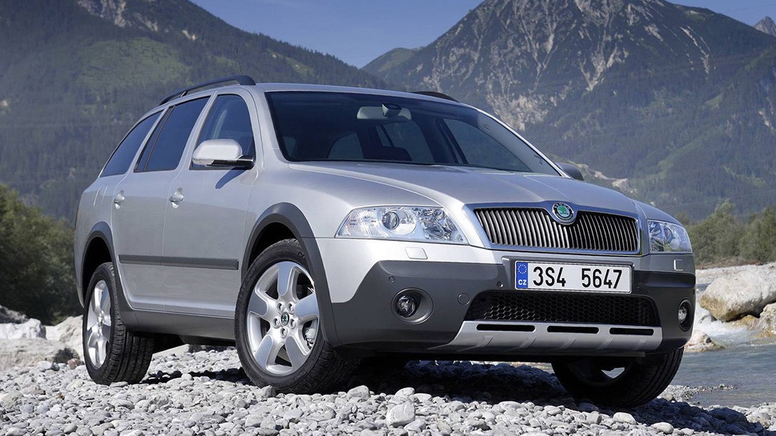 W porównaniu z wersją 4x4 Scout ma wyższy prześwit.