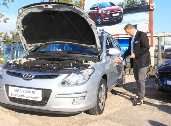 Kup auto jak zawodowiec! Radzimy, jak ocenić stan techniczny samochodu