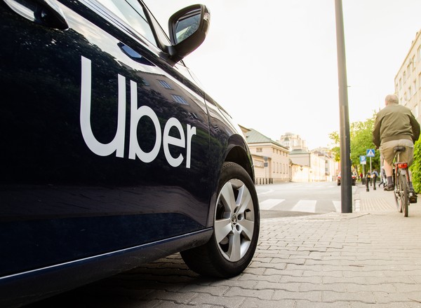 Najdziwniejsze rzeczy, jakie zostawiono w Uberze. Kierowcy nie mogli uwierzyć