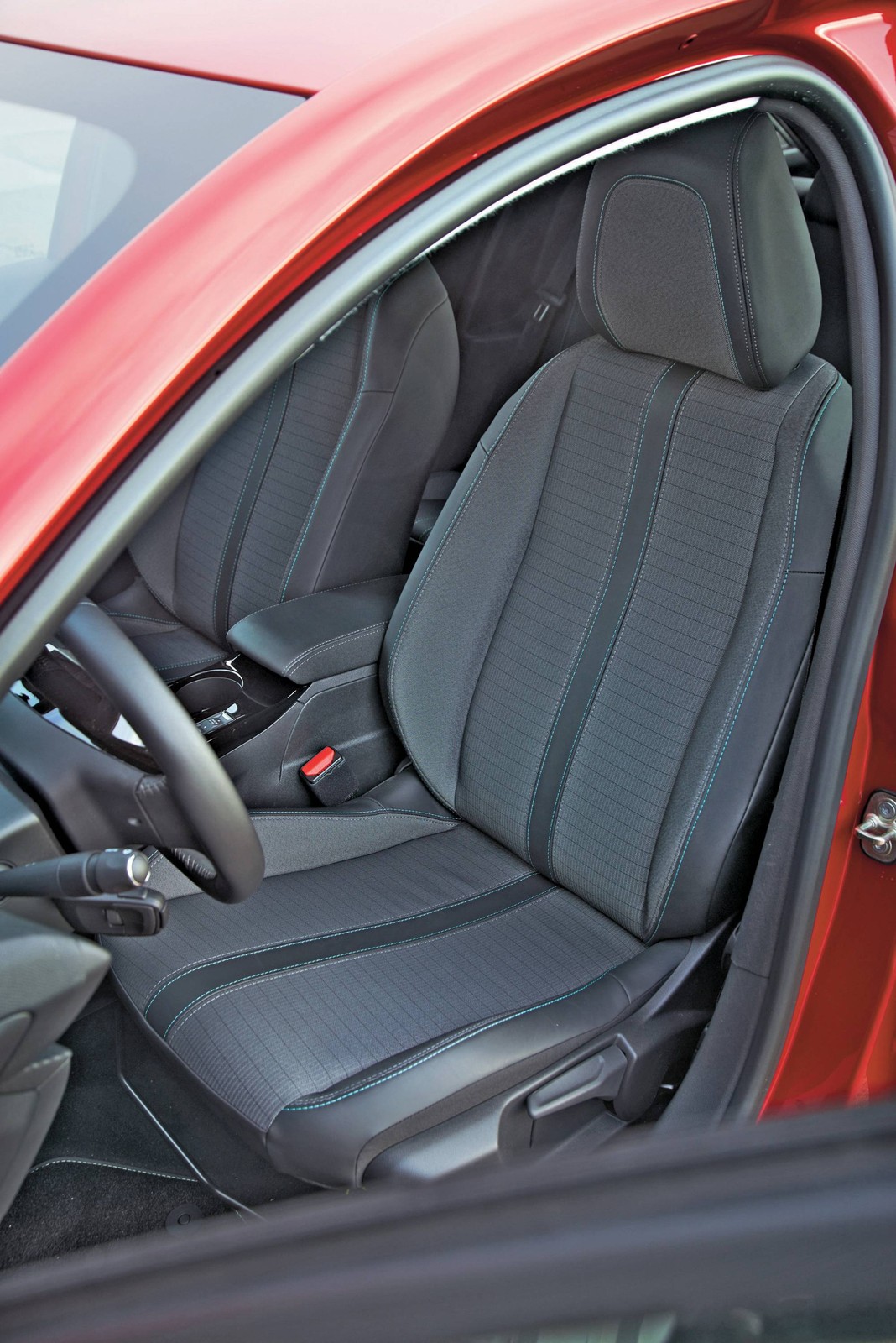 Peugeot 208 PureTech 100