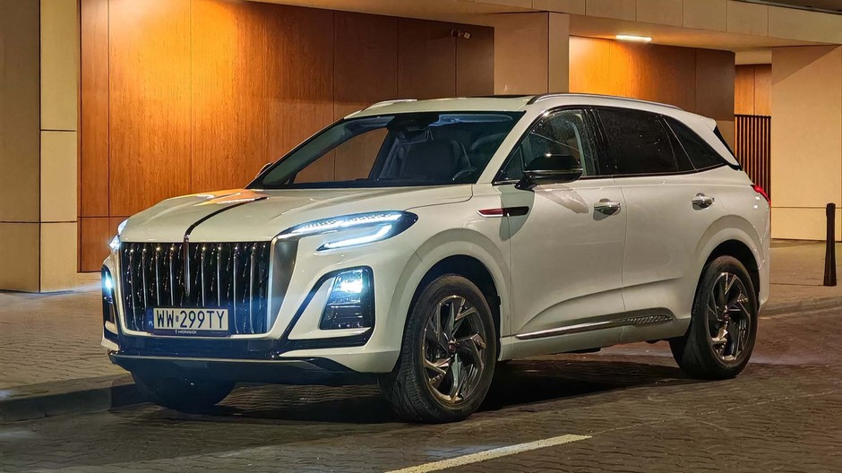 Hongqi HS3