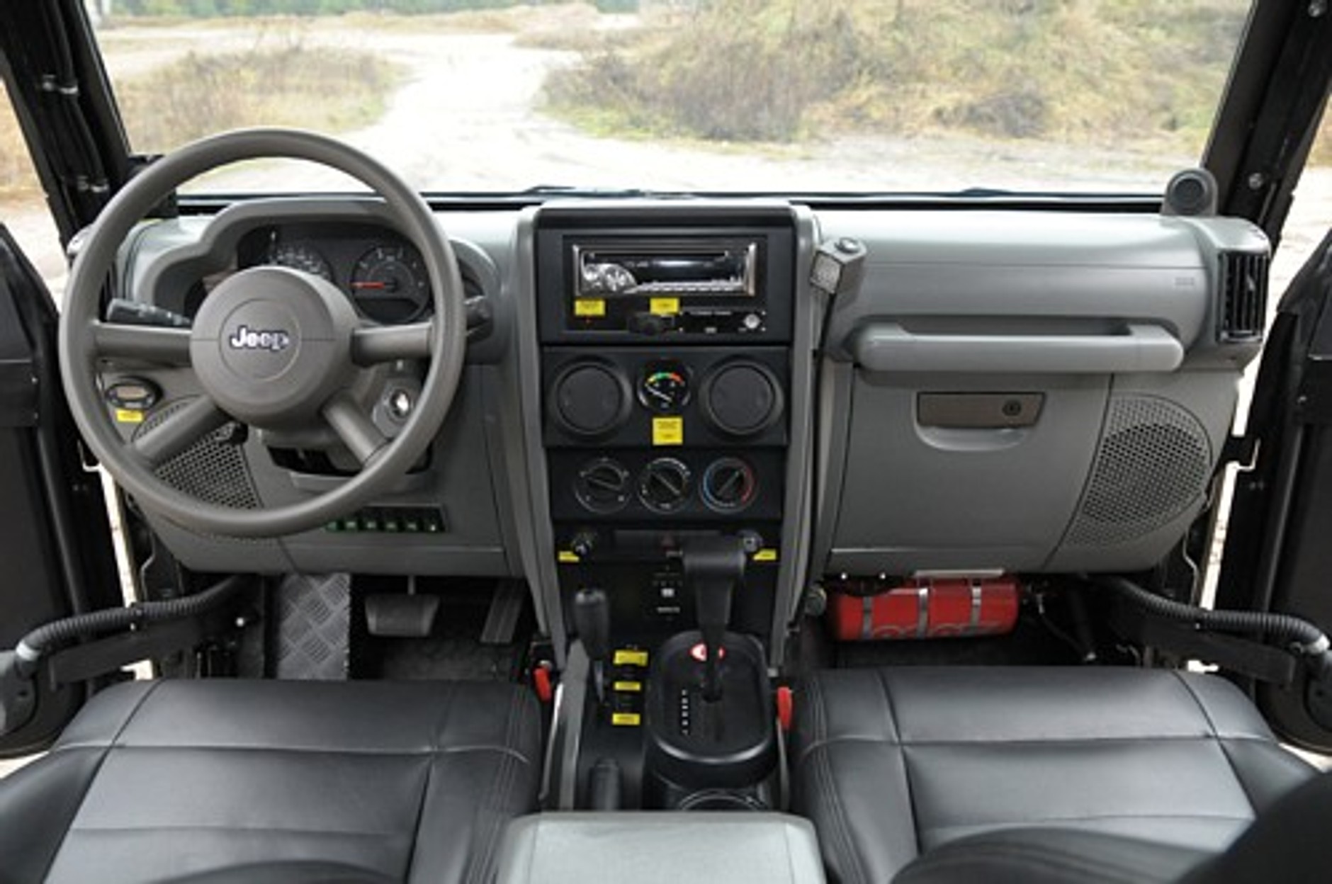 Jeep J8 2.8 CRD O.CT - Treść i forma