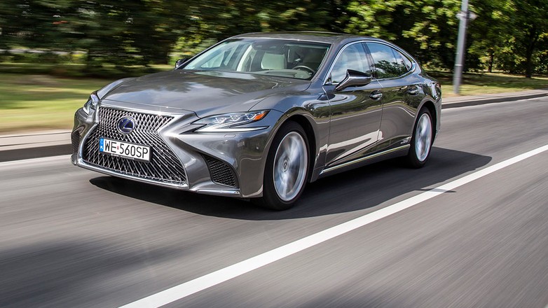 Lexus LS500h - jeździć czy być wożonym?