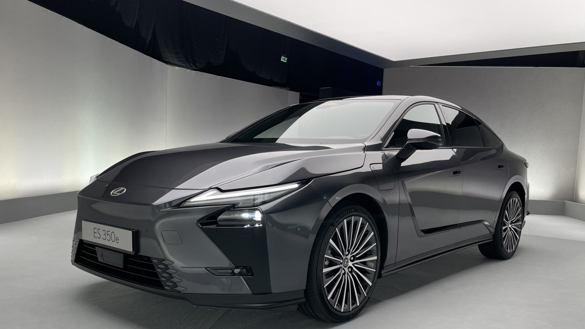 Nowy Lexus ES (2025)