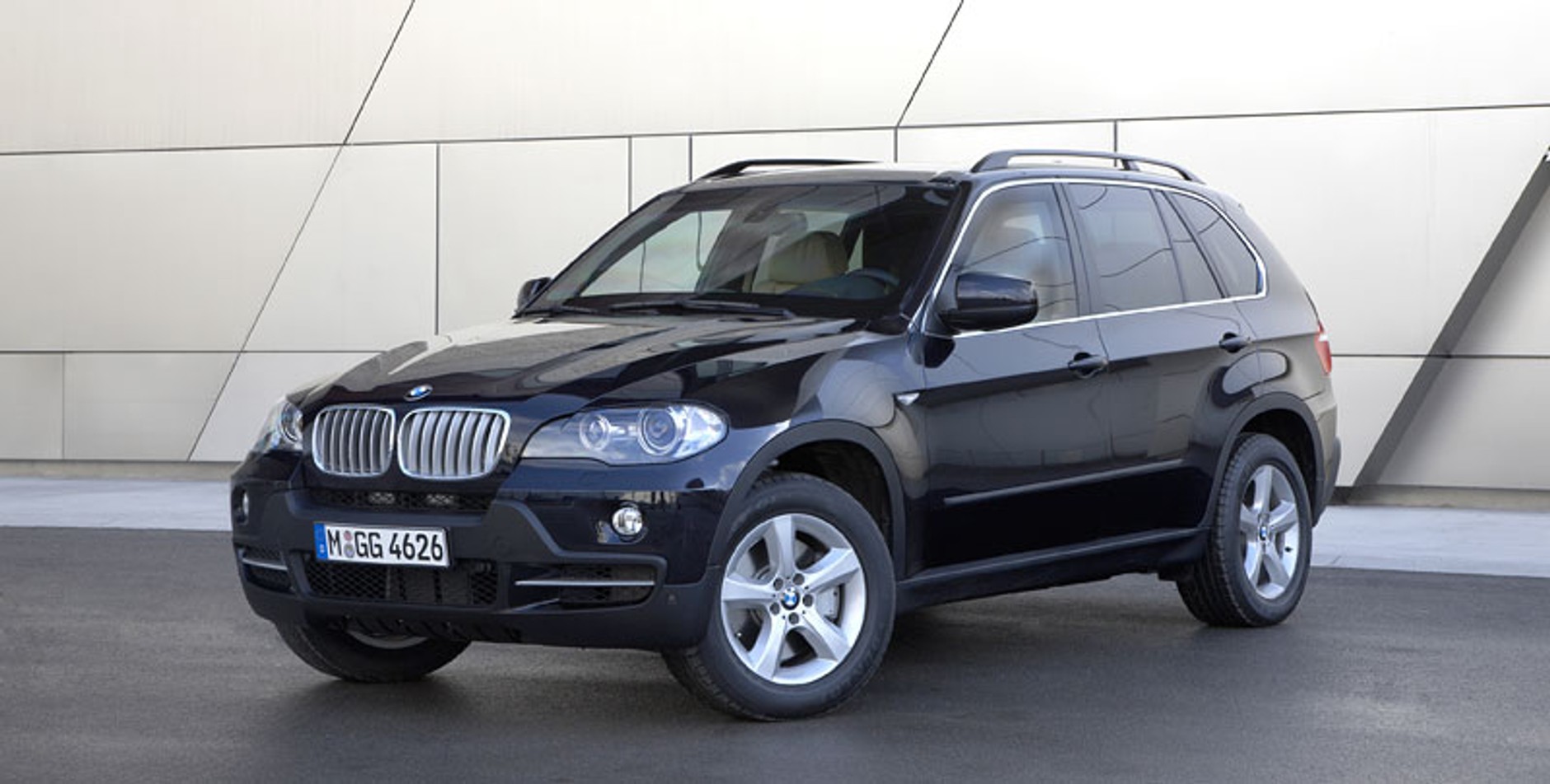 BMW X5 Security Plus: pancerna twierdza (fotogaleria)