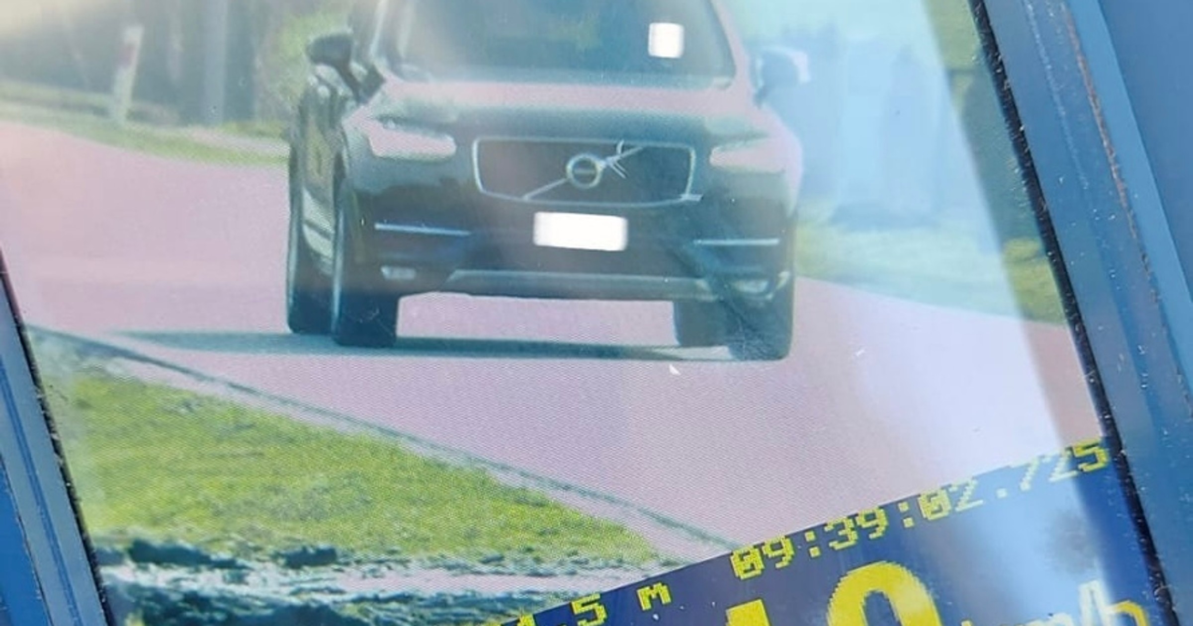 Kierowca Volvo przekroczył prędkość o 60 km/h w Mokobodach