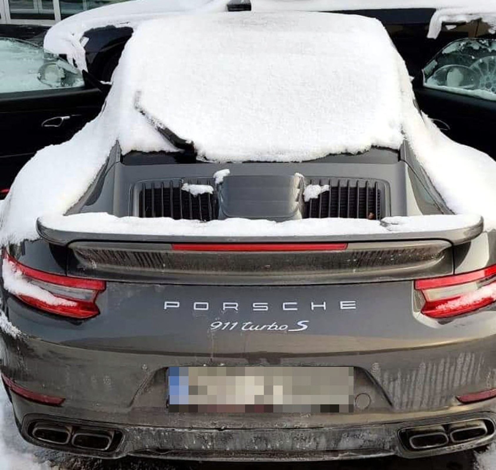 Odzyskane Porsche 911 Turbo S