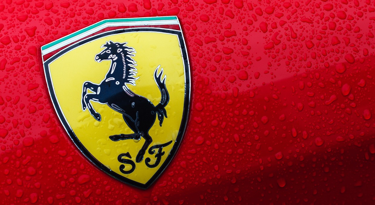 Te gwiazdy nie kupią już Ferrari. Na liście m.in. Nicolas Cage i 50 Cent