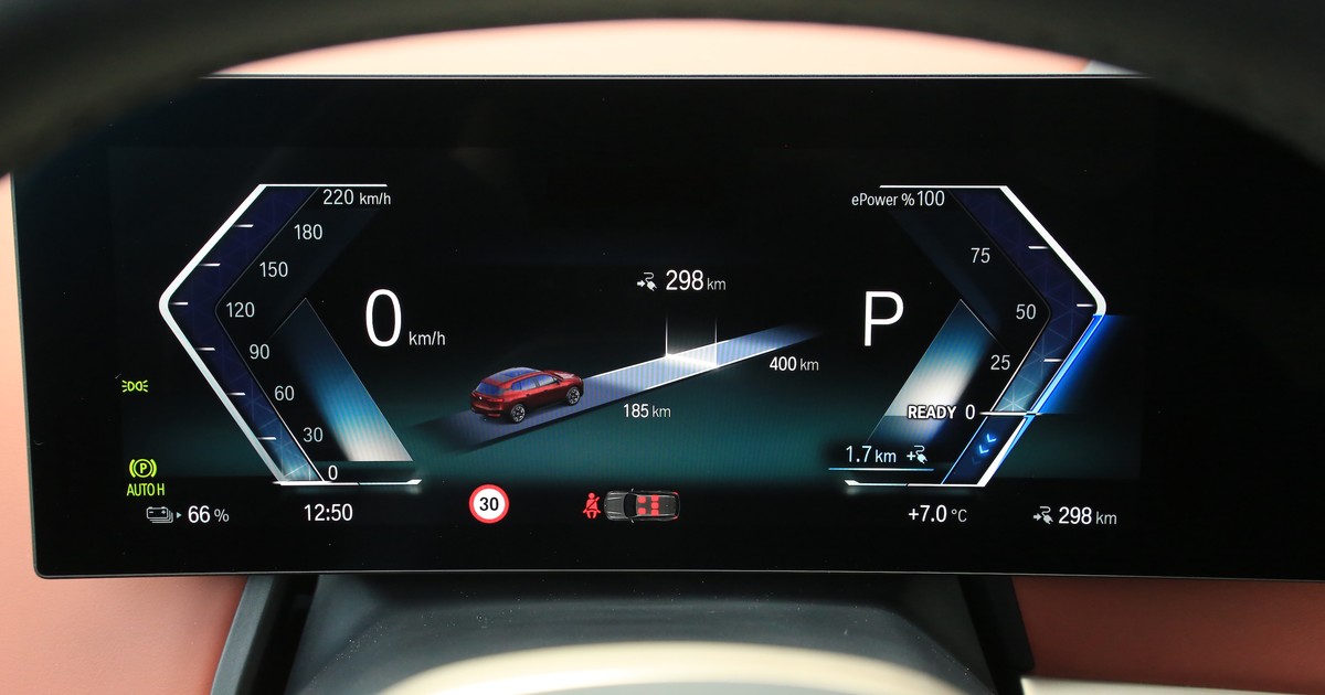 BMW iX xDrive 50 (2021 r.)