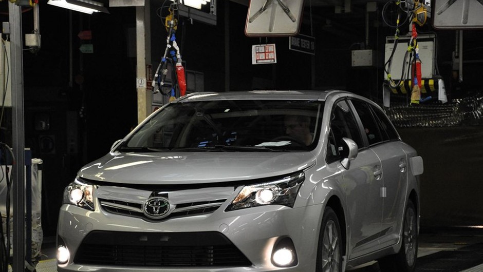 Toyota Avensis po liftingu już w produkcji