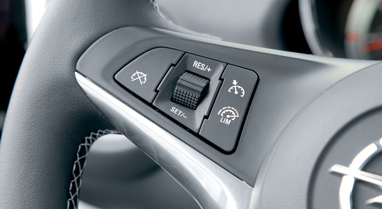 Czy tempomat zwiększa zużycie paliwa? Odpowiedź jest zaskakująca. To zależy