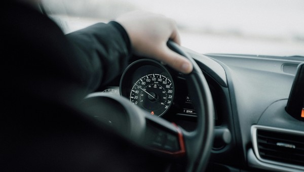 Ile naprawdę “żyje” akumulator? Od czego zależy jego żywotność?