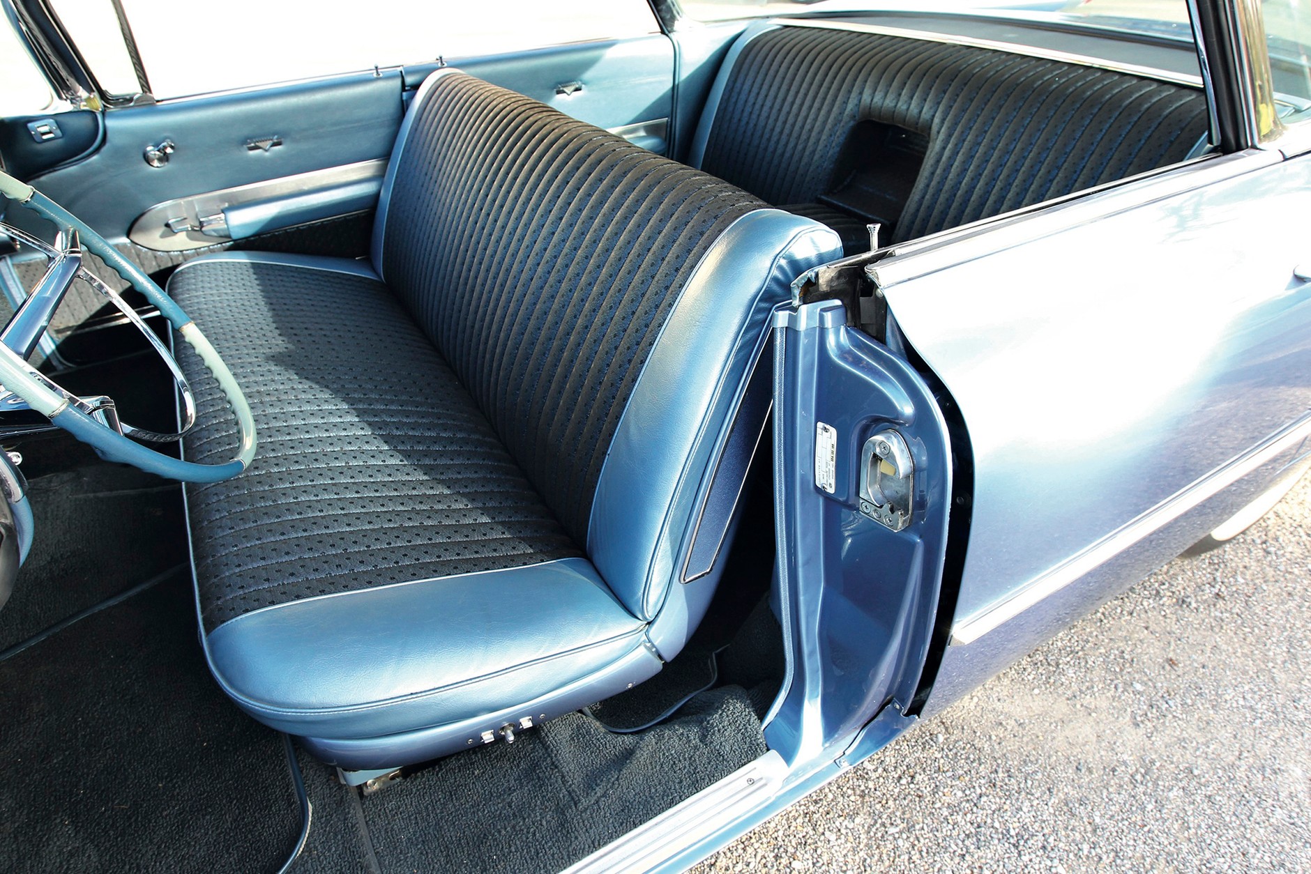 Klasyk z najwyższej półki - Cadillac series 62 sedan