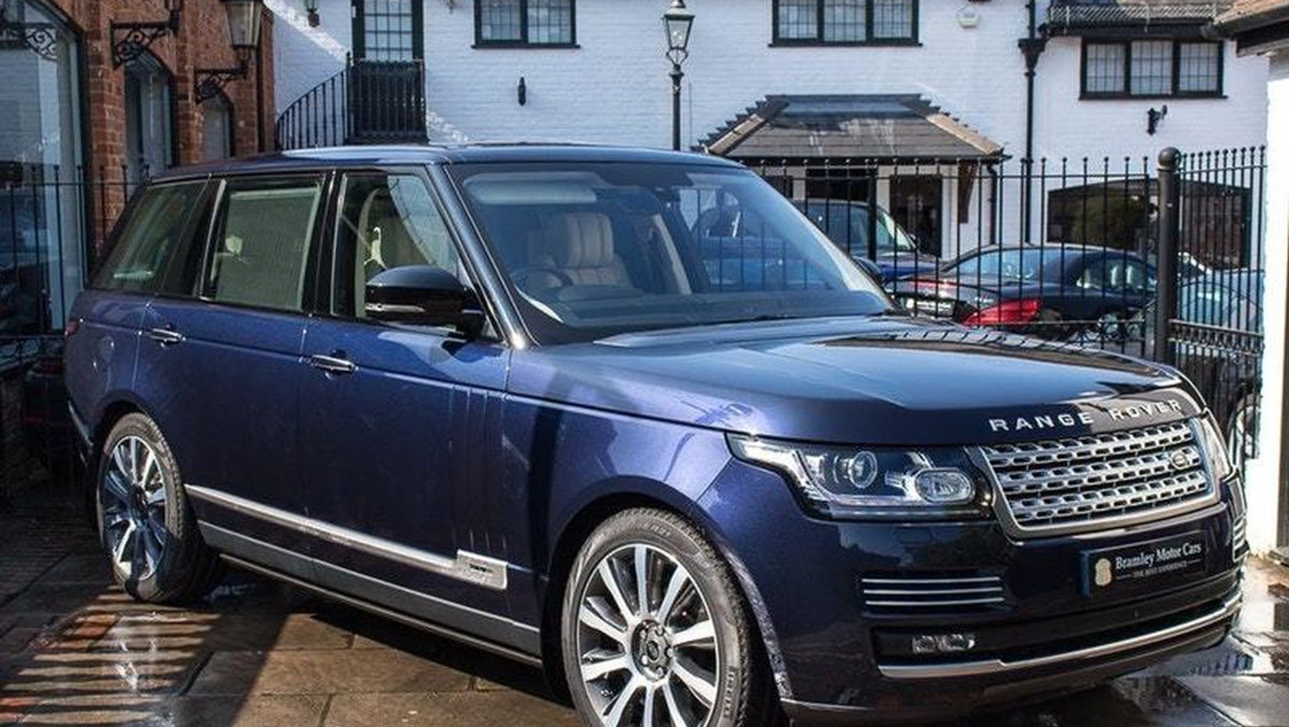 philip-rangerover-bramley