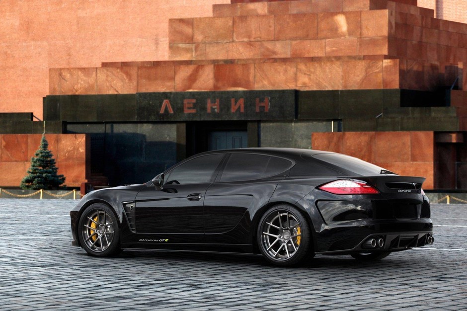 Skóra krokodyla i złoto w Porsche Panamera
