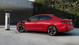 Skoda Superb z napędem hybrydowym w Polsce. Znamy ceny