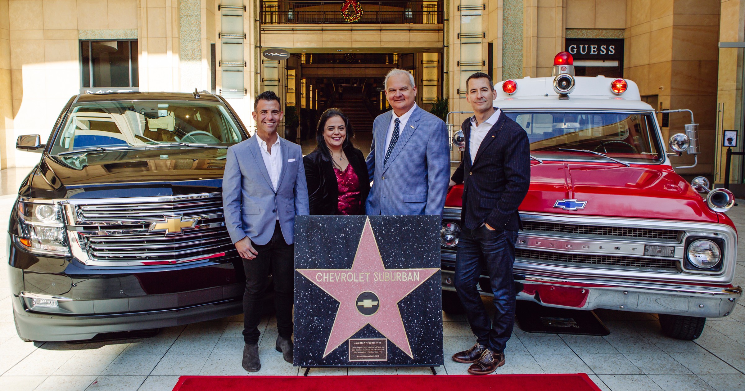 Chevrolet Suburban pierwszym autem uhonorowanym miejscem w Hollywoodzkiej Alei Gwiazd 