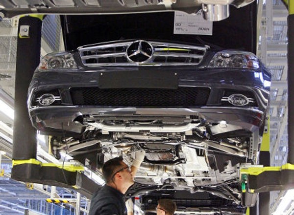 Boom na rynku aut luksusowych. Mercedes, BMW i Audi uruchamiają produkcję w soboty