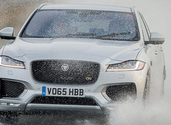 Jaguar F-Pace - SUV dla aktywnych lordów