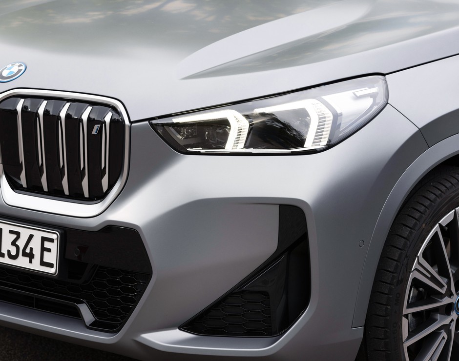 BMW iX1