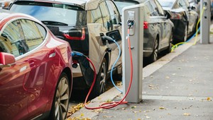 Auta elektryczne o włos tańsze w eksploatacji niż spalinowe. Tak, w Polsce