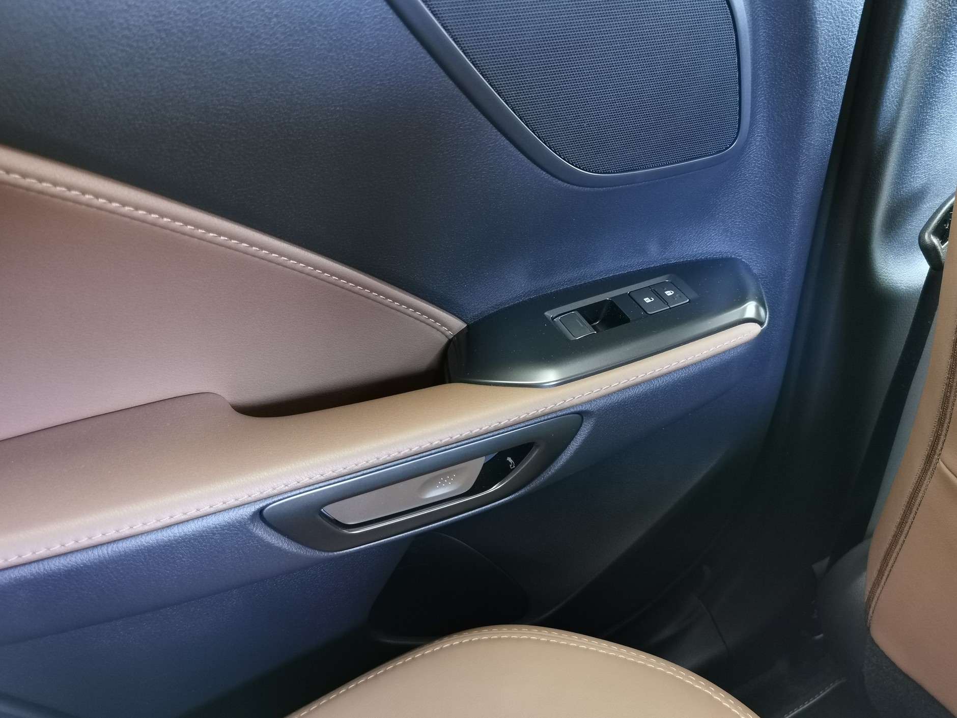 Lexus LBX 2023 – pierwsze jazdy