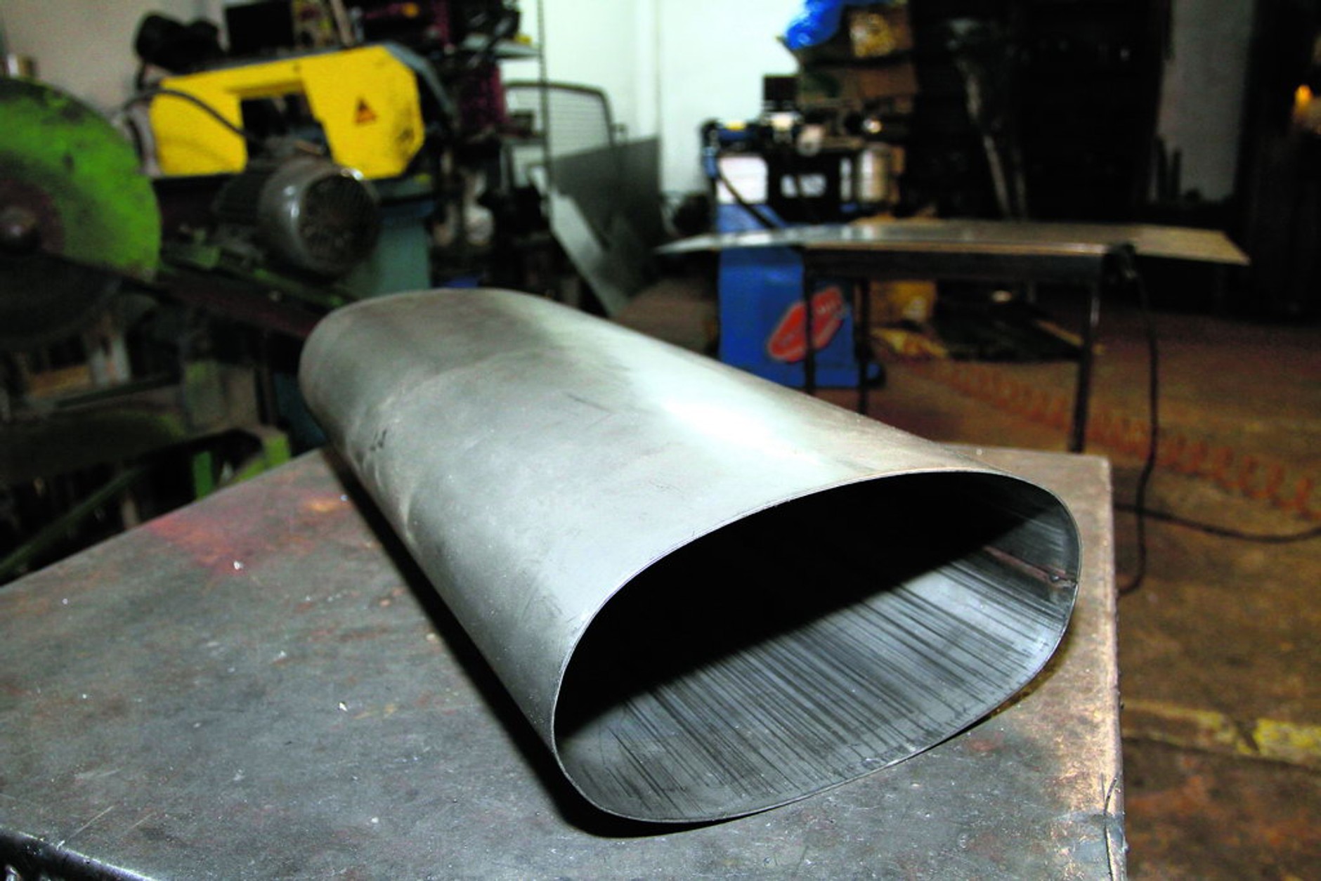 Jak powstaje nowy tłumik