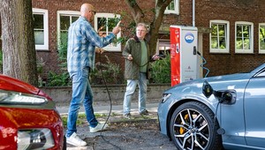 Odholowali mu elektryka spod ładowarki. Powód zwala z nóg