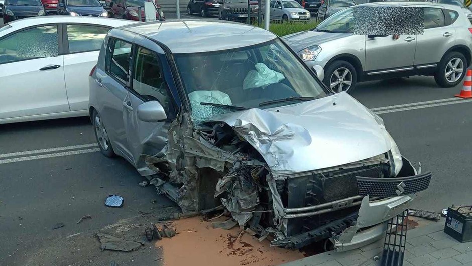 Obraz pochodzący z serwisu https://tarnow.policja.gov.pl/kt/aktualnosci/47100,Kolizja-przed-McDonaldem-w-Tarnowie.html