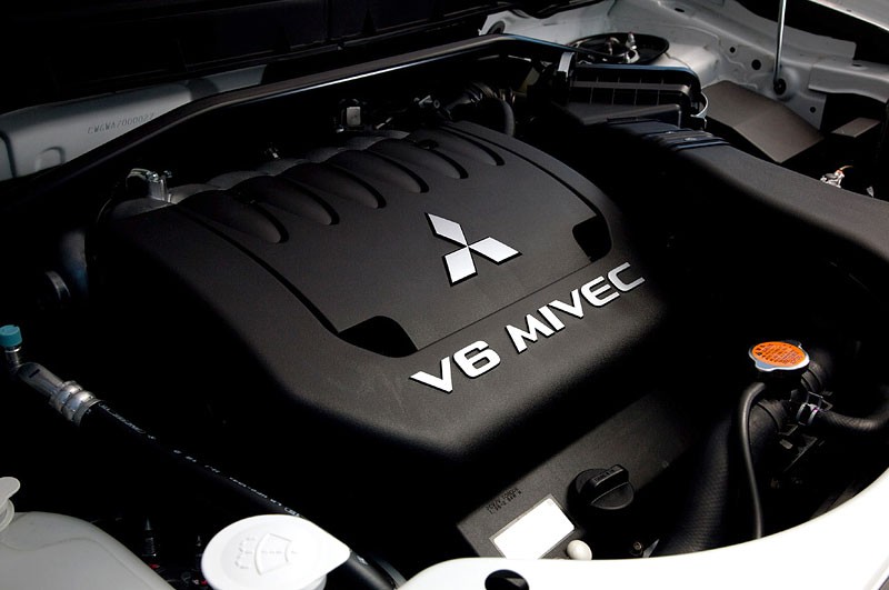 Mitsubishi Outlander GT dostane pohon S-AWC z Lanceru Evolution