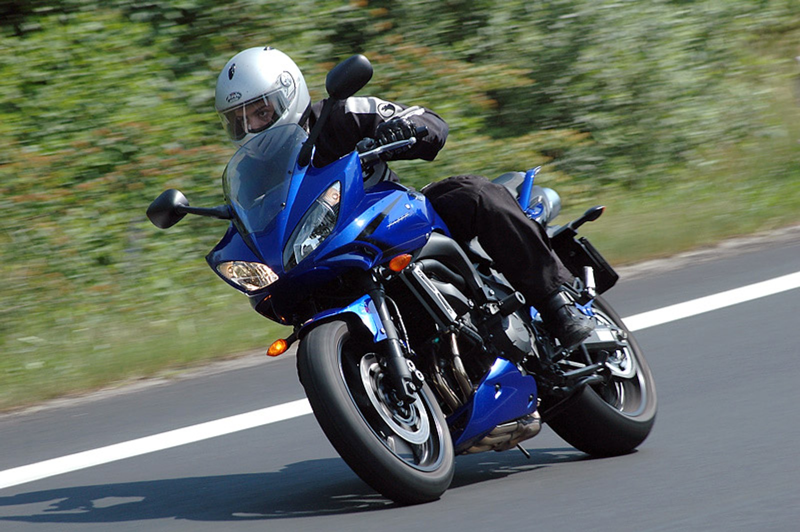 Yamaha FZ6 Fazer S2: motocykl dla dużych i małych (test)