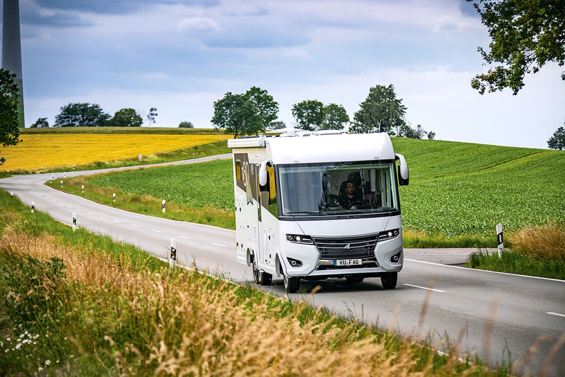 Frankia 1960 - 8 metrów i 5,5 tony luksusu na cały rok